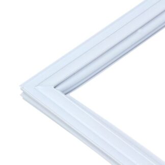 525668 Уплотнитель холодильника Indesit 99x57см.